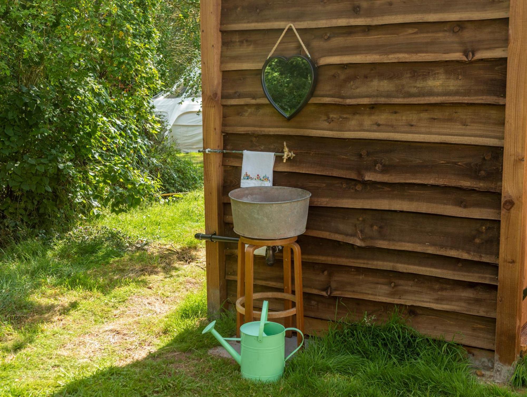 Stargazer Glamping Uk The Mahal 8 People Hotel Ross-on-Wye Exterior photo